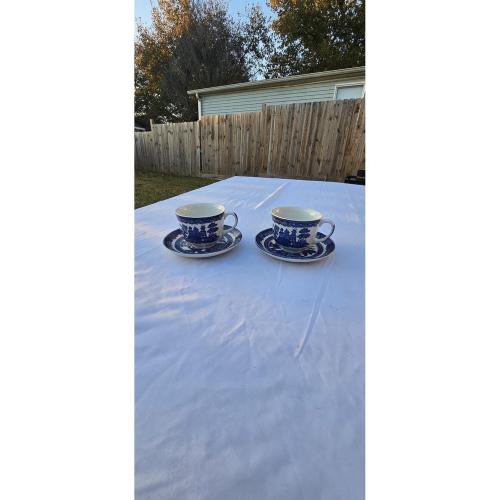 Vintage Johnson Brothers Bros. Blue Willow Tea Cups & Saucers EARTHENWARE